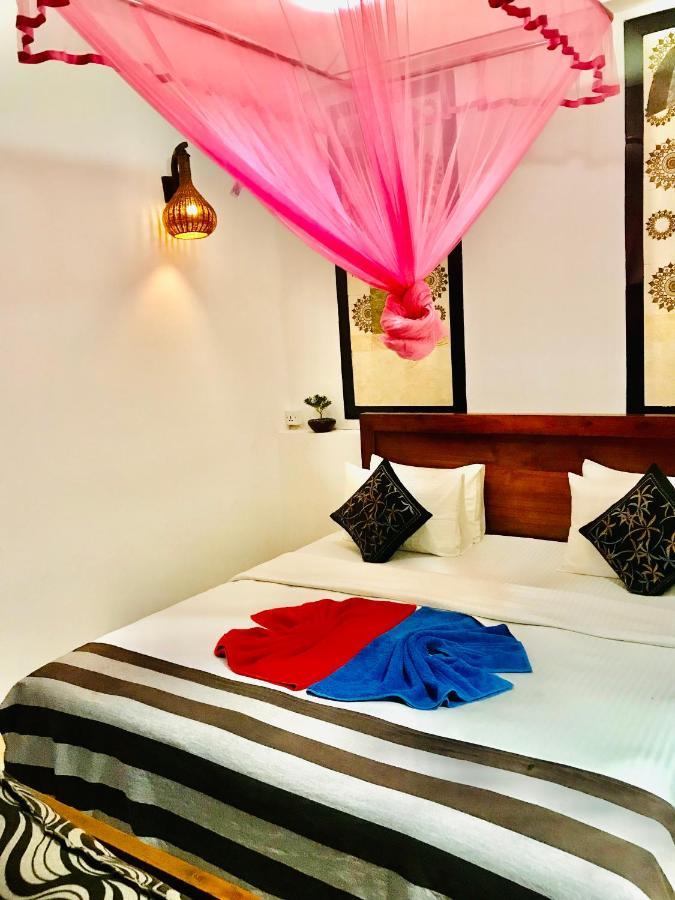 Hide View Hotel 2*